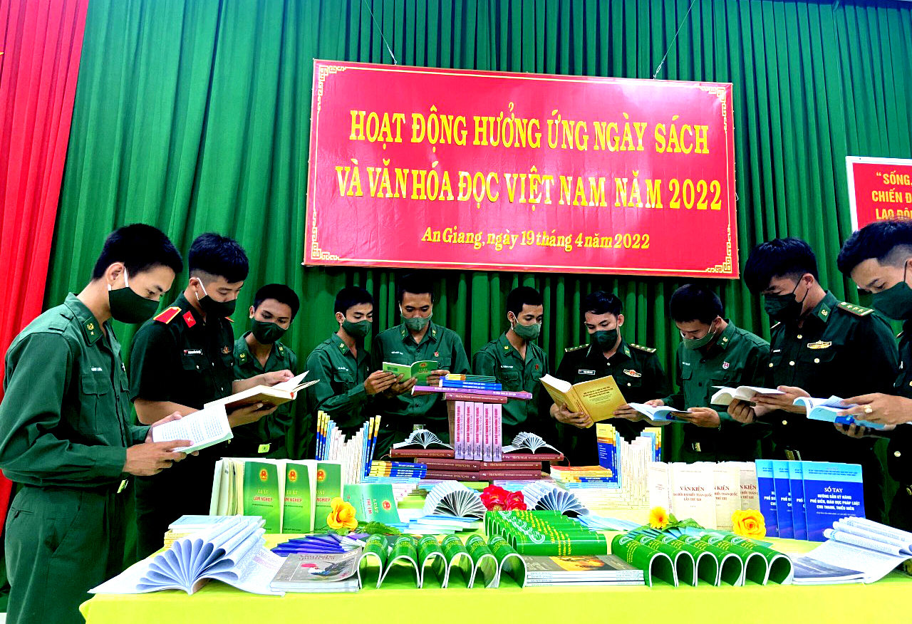 Xây dựng môi trường văn hóa ở Bộ đội Biên phòng An Giang
