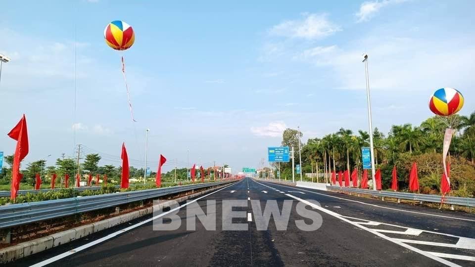 Chính thức đưa vào khai thác cao tốc Vân Đồn-Móng Cái