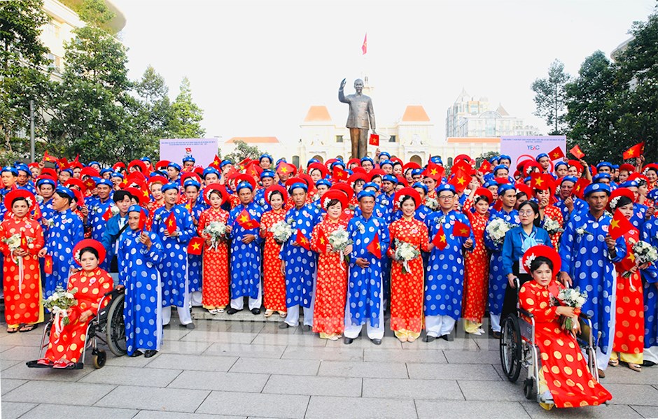 100 cặp đôi hạnh phúc ngày Tết Độc lập