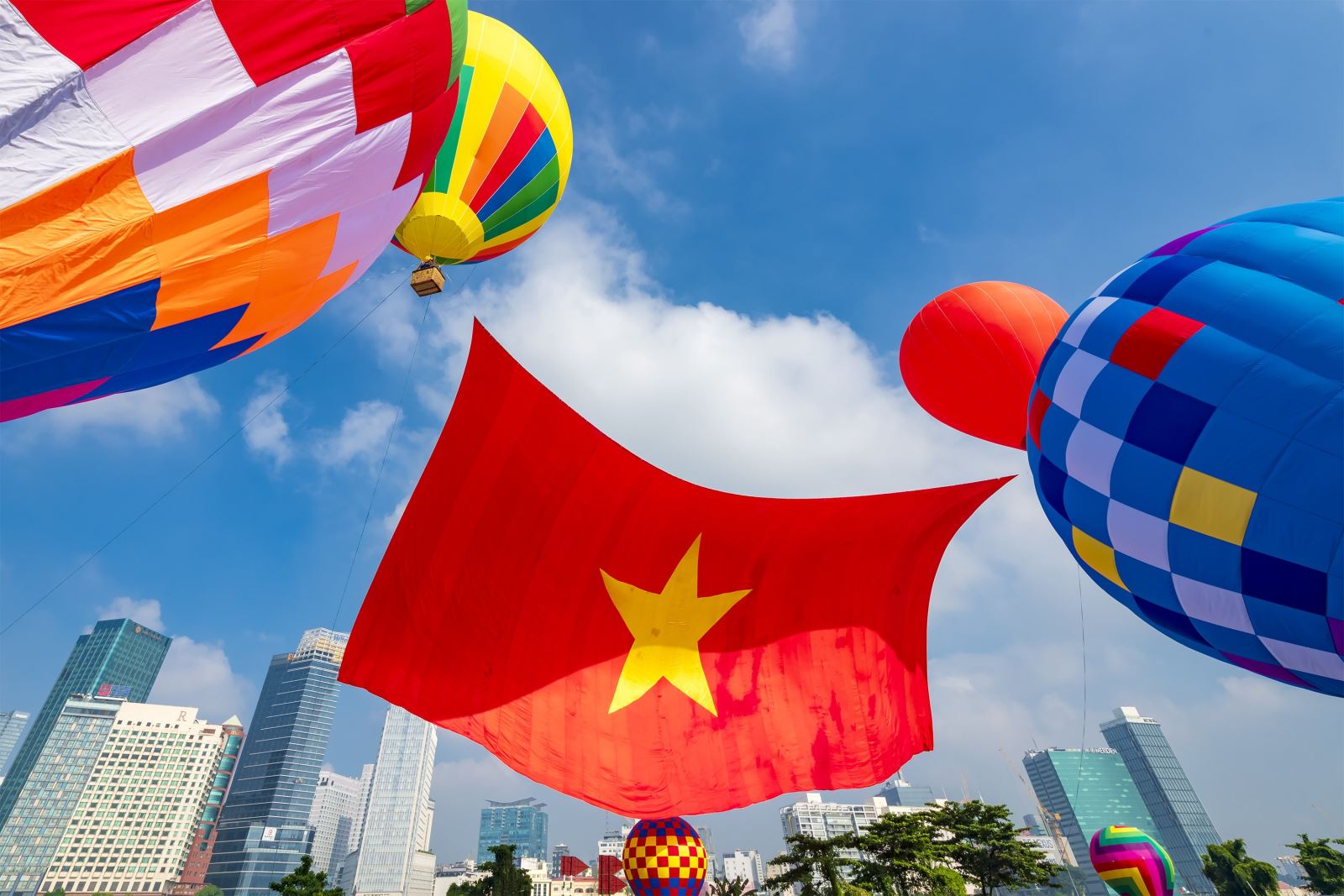 TP Hồ Chí Minh sôi nổi hoạt động kỷ niệm ngày Tết Độc Lập