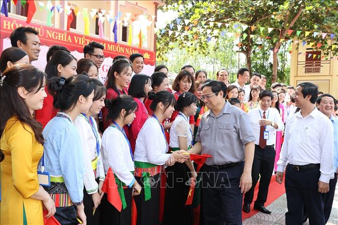 Thủ tướng kiểm tra công tác chuẩn bị năm học mới tại Phú Thọ