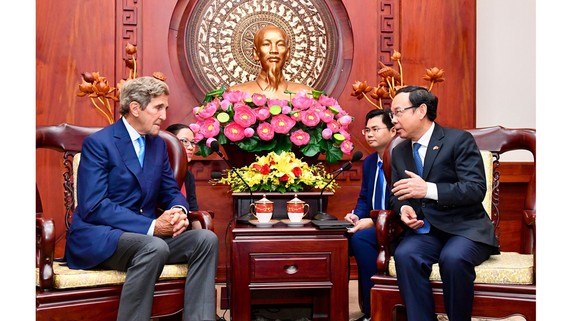 Bí thư Thành ủy TP Hồ Chí Minh tiếp Đặc phái viên của Tổng thống Hoa Kỳ