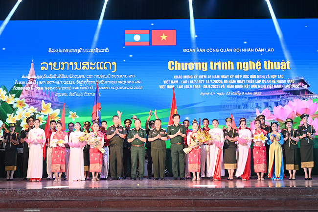 Chương trình nghệ thuật “Mối quan hệ không bao giờ phai nhạt”