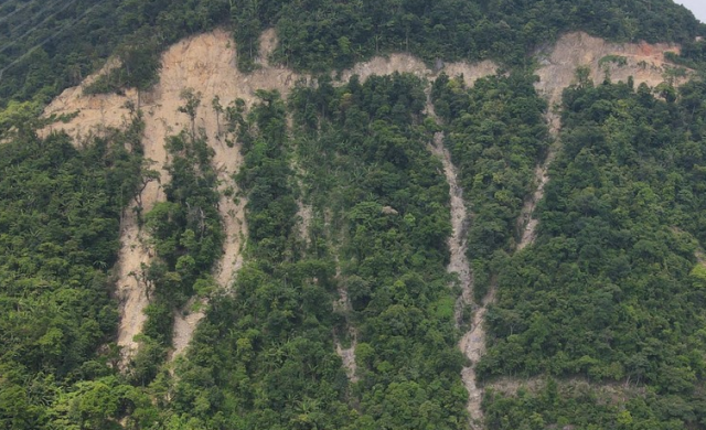 Đồi núi xã Kỳ Anh có thể xảy ra sạt lở do công trình điện gây ra