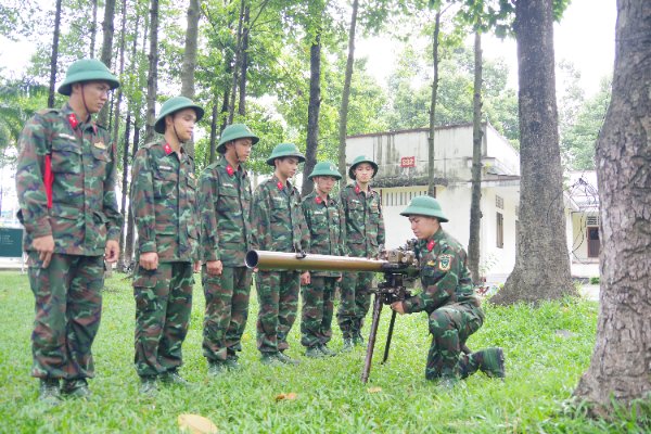 Quản lý giáo dục kỷ luật cho học viên thông qua huấn luyện quân sự