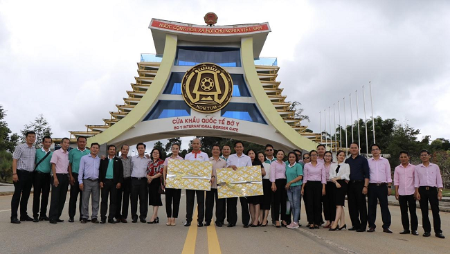 Trao đổi kinh nghiệm với Ngân hàng Chính sách Lào