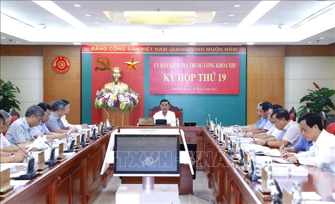 Xem xét, xử lý kỷ luật Ban cán sự đảng Bộ Giáo dục và Đào tạo nhiệm kỳ 2016 - 2021