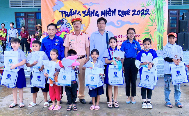 Bạc Liêu Mang Tết Trung thu đến với trẻ em nghèo