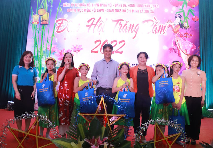 Đồng hành cùng trẻ em vui Tết Trung thu
