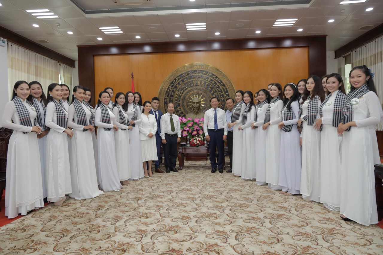 Hoa khôi sông Vàm giúp quảng bá du lịch Long An