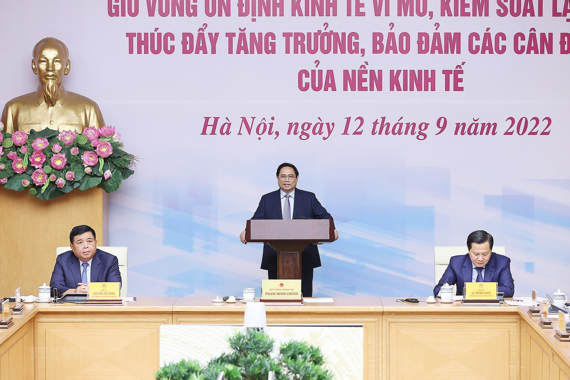 Việt Nam giữ ổn định trong sự bất định, chủ động trong thế bị động