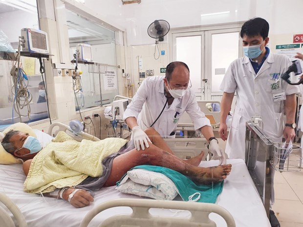 Một ngư dân bị hoại tử bàn chân do nhiễm loại vi khuẩn nguy hiểm sống ở biển