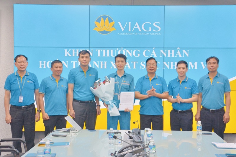 Trả lại gần 2,4 tỷ đồng hành khách bỏ quên trên tàu bay