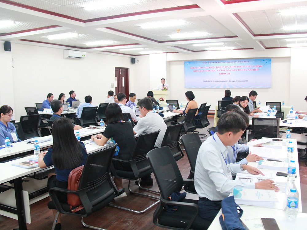 ĐHQG-HCM nâng cao trình độ chuyên môn, năng lực nghiệp vụ kiểm định viên