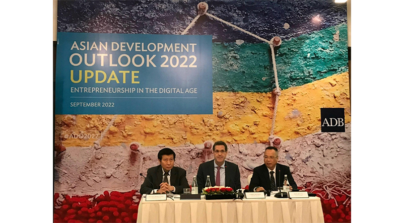 ADB giữ nguyên triển vọng kinh tế Việt Nam trong năm 2022