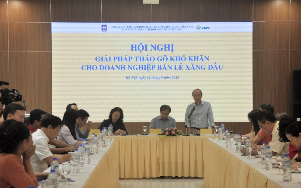 Tháo gỡ khó khăn cho doanh nghiệp bán lẻ xăng dầu