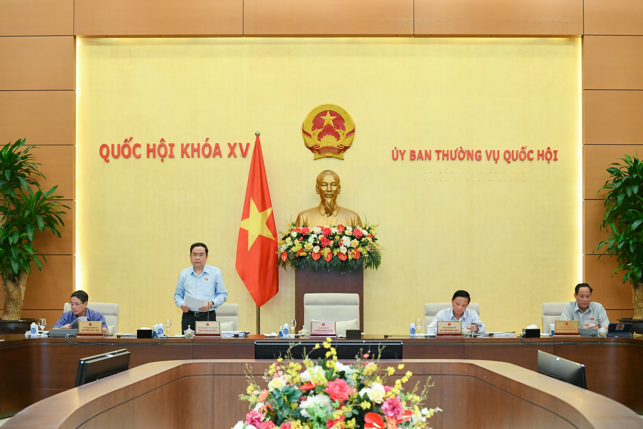 Sửa Luật Khám bệnh, chữa bệnh Phải bảo vệ được cán bộ, nhân viên y tế