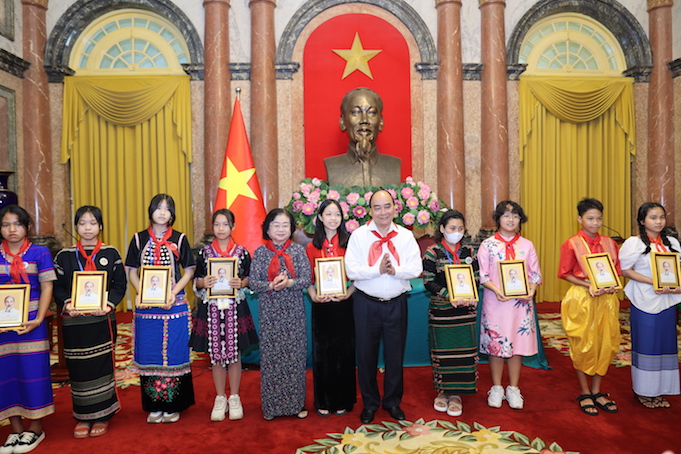 Nỗ lực học tập, tạo nền tảng vững chắc cho tương lai