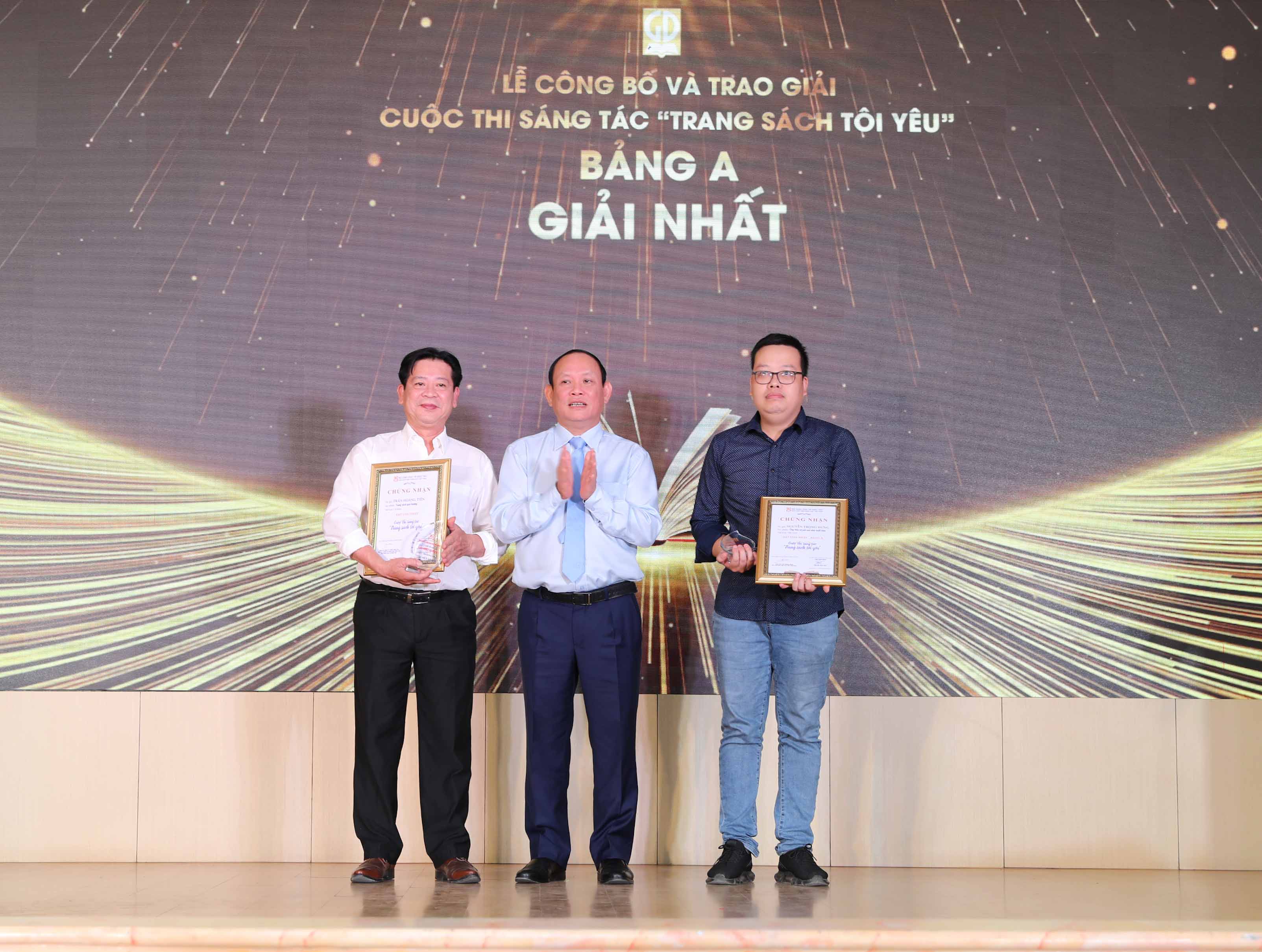 Trao giải Cuộc thi sáng tác Trang sách tôi yêu