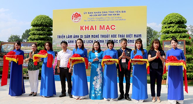 Triển lãm ảnh về di sản Nghệ thuật Xòe Thái và du lịch 8 tỉnh Tây Bắc