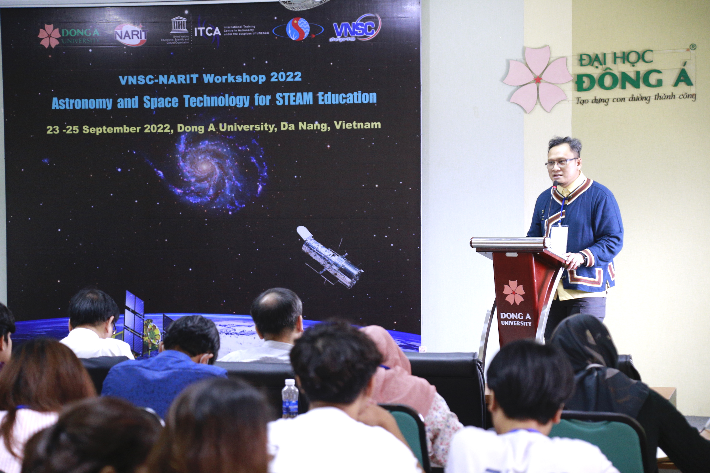 Thiên văn học và ứng dụng công nghệ vũ trụ trong giáo dục STEAM 2022