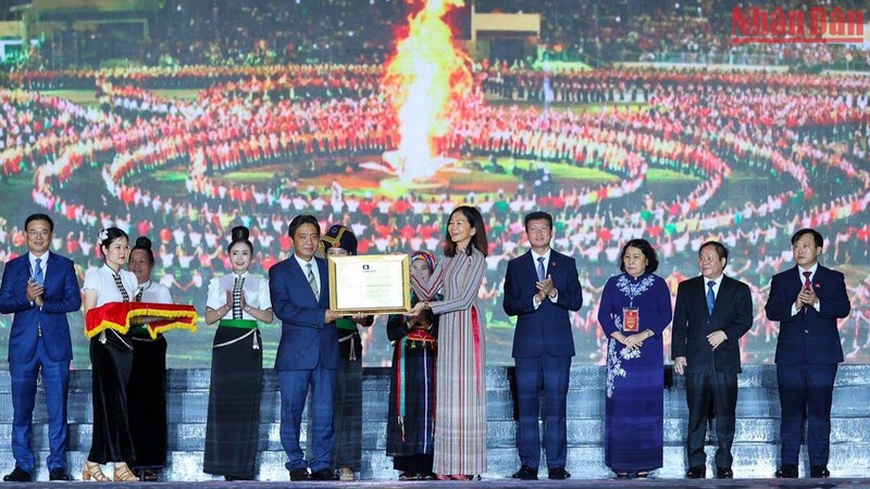 Thủ tướng Xòe Thái là biểu tượng của tinh thần đoàn kết dân tộc
