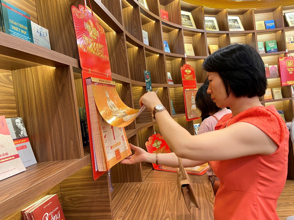 Ra mắt bộ lịch blốc với chủ đề “Bảo vật quốc gia”