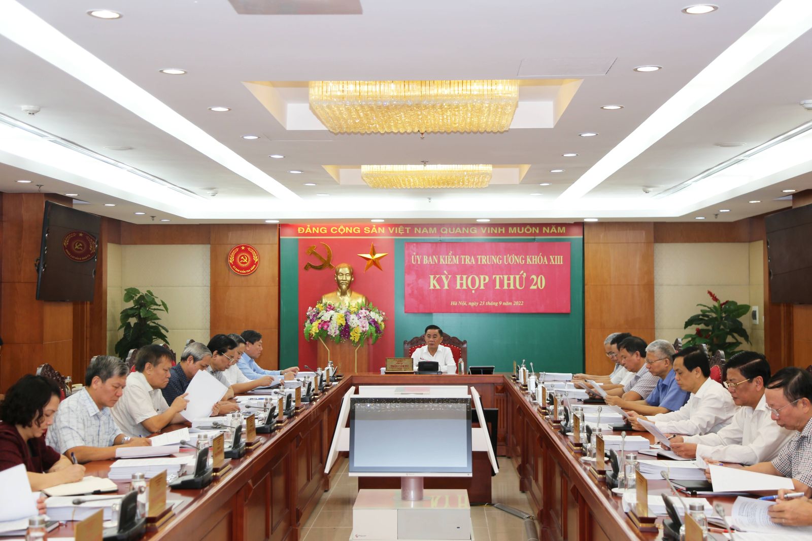 Kỳ họp thứ 20 của Ủy ban Kiểm tra Trung ương tiếp tục kỷ luật một số cán bộ sai phạm