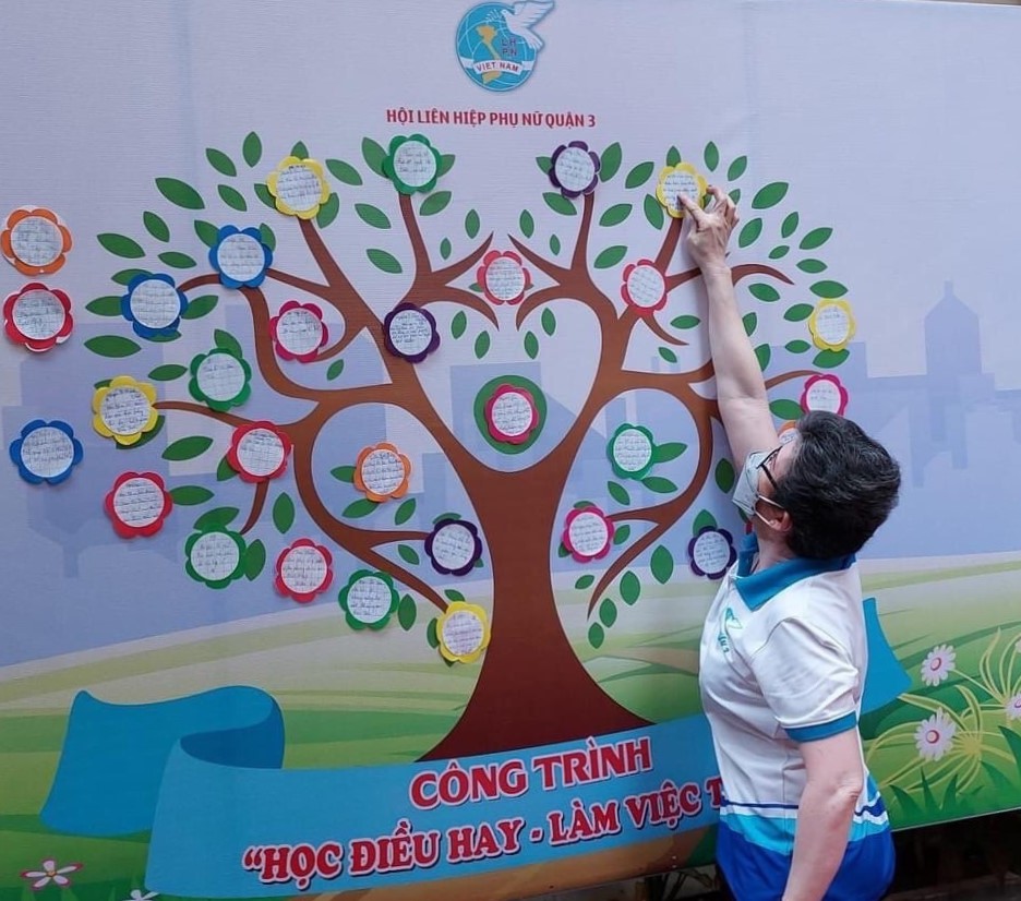 Nhân lên những điển hình tiên tiến trong học và làm theo Bác