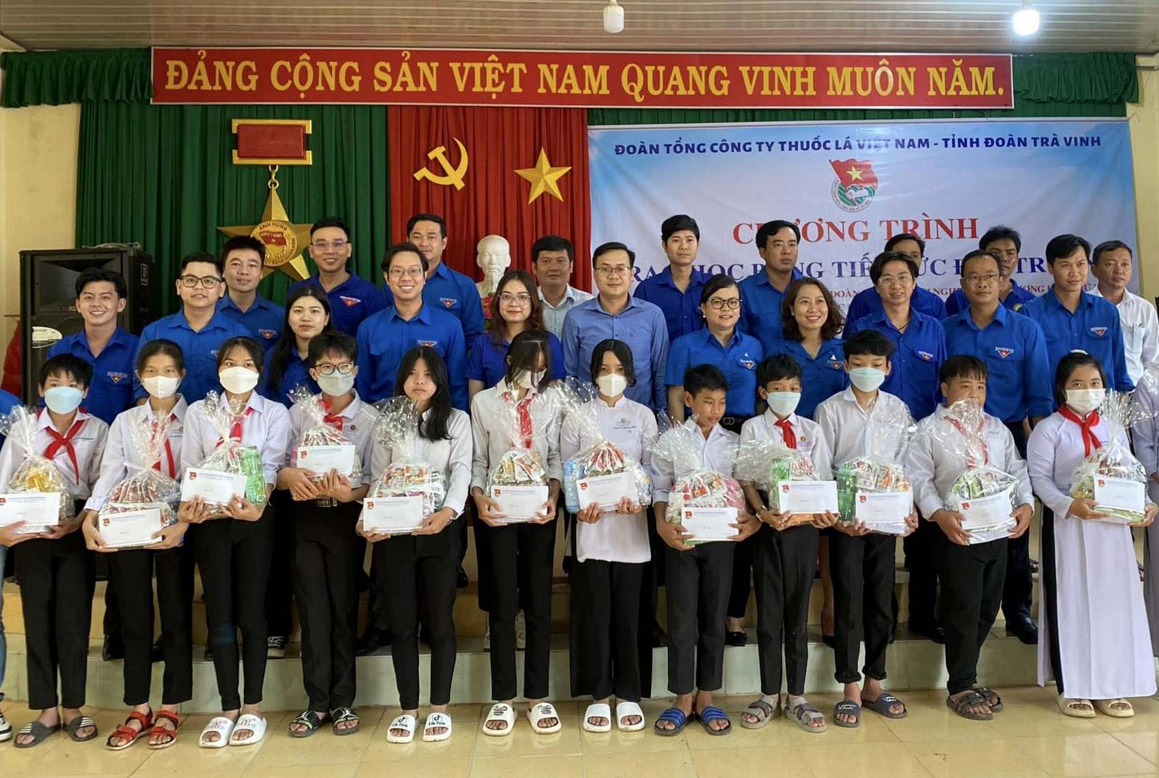 Gieo mầm yêu thương đến với các em thiếu nhi Trà Vinh