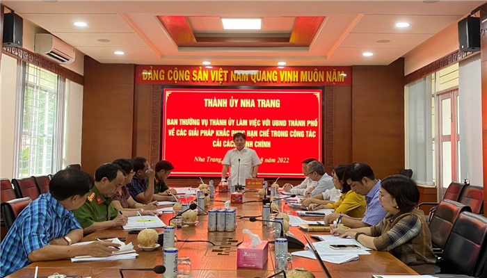 Thành ủy Nha Trang chỉ đạo đẩy mạnh cải cách hành chính