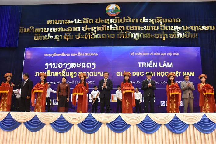 Khai mạc Triển lãm giáo dục đại học Việt Nam tại Lào