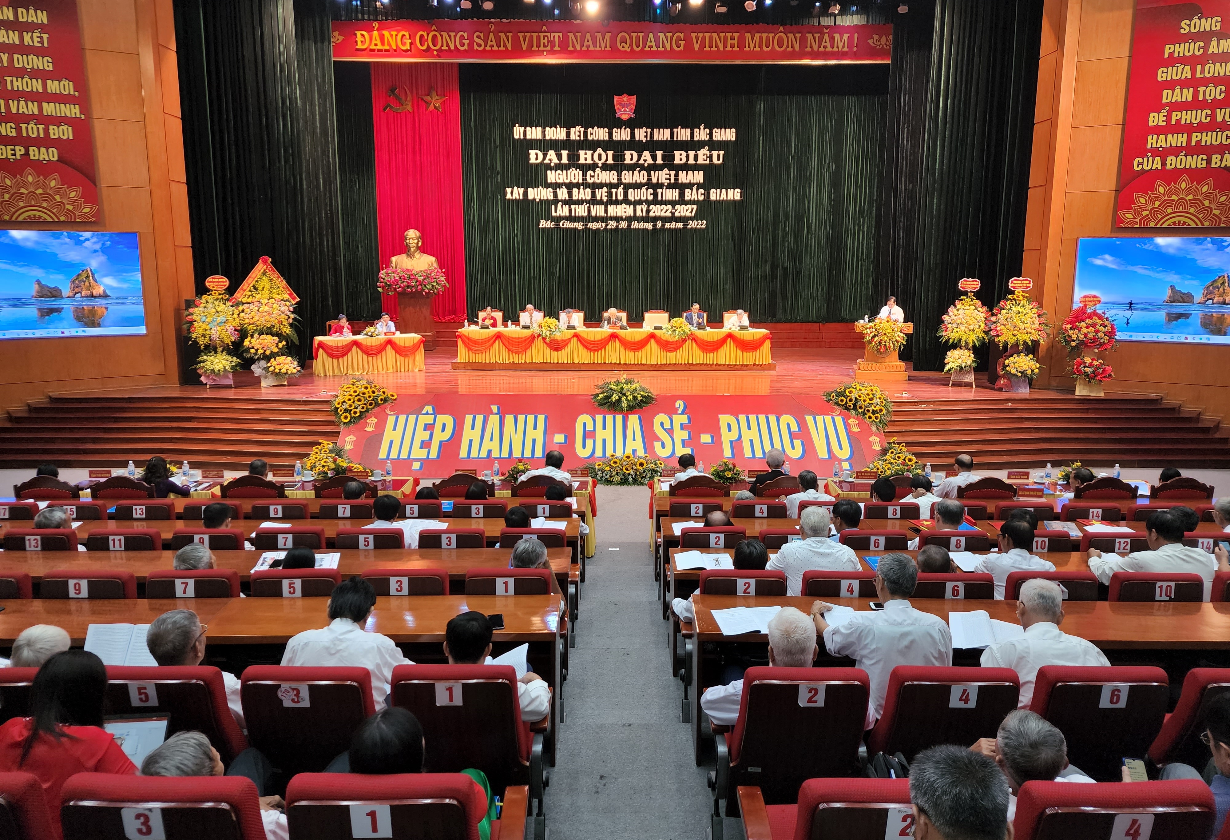 Xây dựng xứ đạo và tỉnh Bắc Giang phát triển nhanh, bền vững