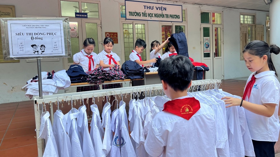 “Siêu thị đồng phục 0 đồng”, mô hình nhỏ nhiều ý nghĩa