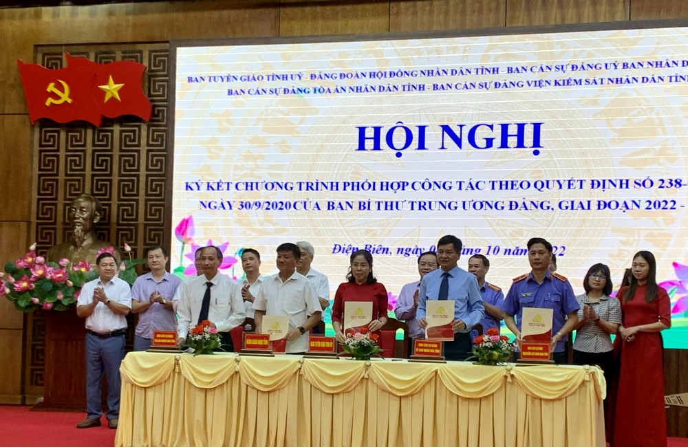 Điện Biên Ký kết quy chế phối hợp thực thi pháp luật, giải quyết các vấn đề nổi cộm