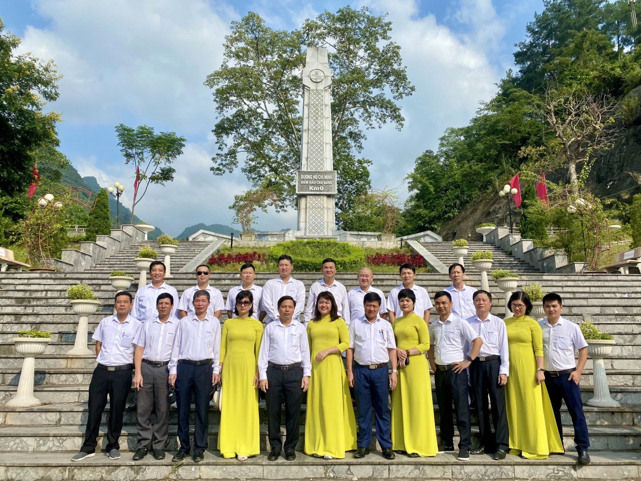 Chương trình về nguồn của Đảng bộ Công ty cổ phần Nhiệt điện Quảng Ninh