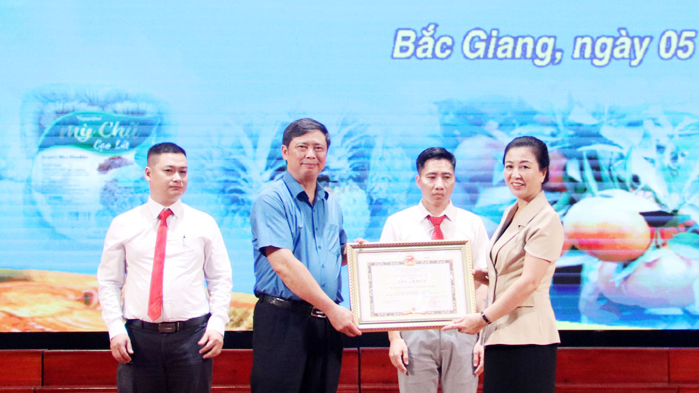 Bắc Giang phát động Tháng cao điểm thực hiện Cuộc vận động Người Việt Nam ưu tiên dùng hàng Việt Nam