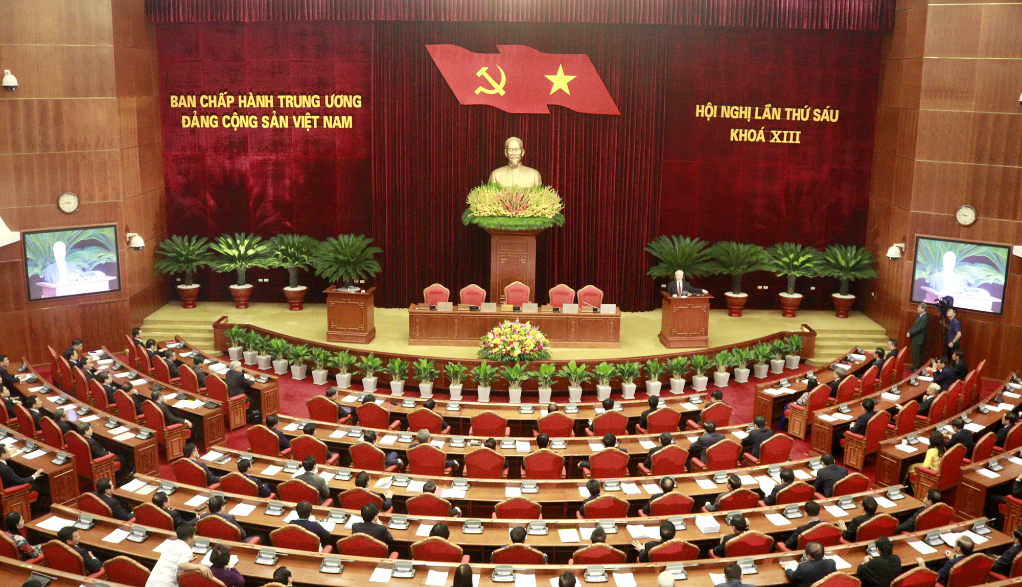 Giữ vững ổn định kinh tế vĩ mô, kiểm soát lạm phát, bảo đảm các cân đối lớn của nền kinh tế