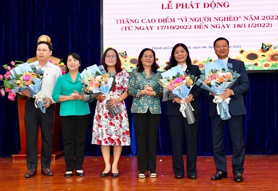 TP Hồ Chí Minh phát động tháng cao điểm chăm lo người nghèo, trẻ em mồ côi