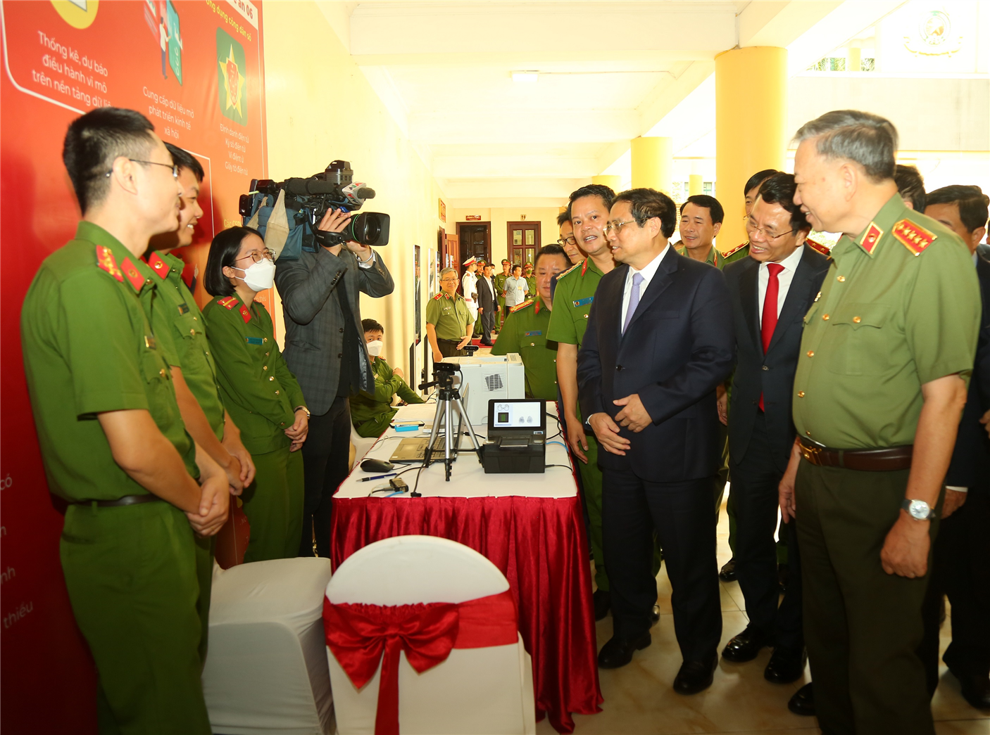 Công an nhân dân - lực lượng tiên phong đi đầu trong tiến trình chuyển đổi số quốc gia