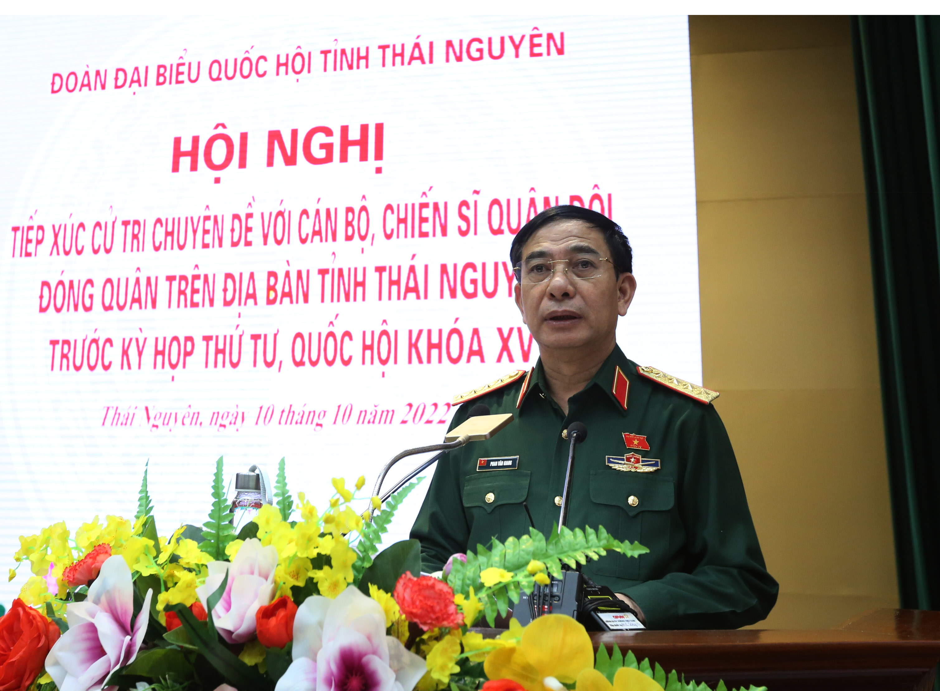 Bộ trưởng Quốc phòng Phan Văn Giang tiếp xúc cử tri tại Thái Nguyên