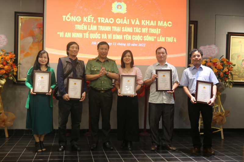 Trao 31 giải thưởng trại sáng tác Mỹ thuật Công an nhân dân lần 4