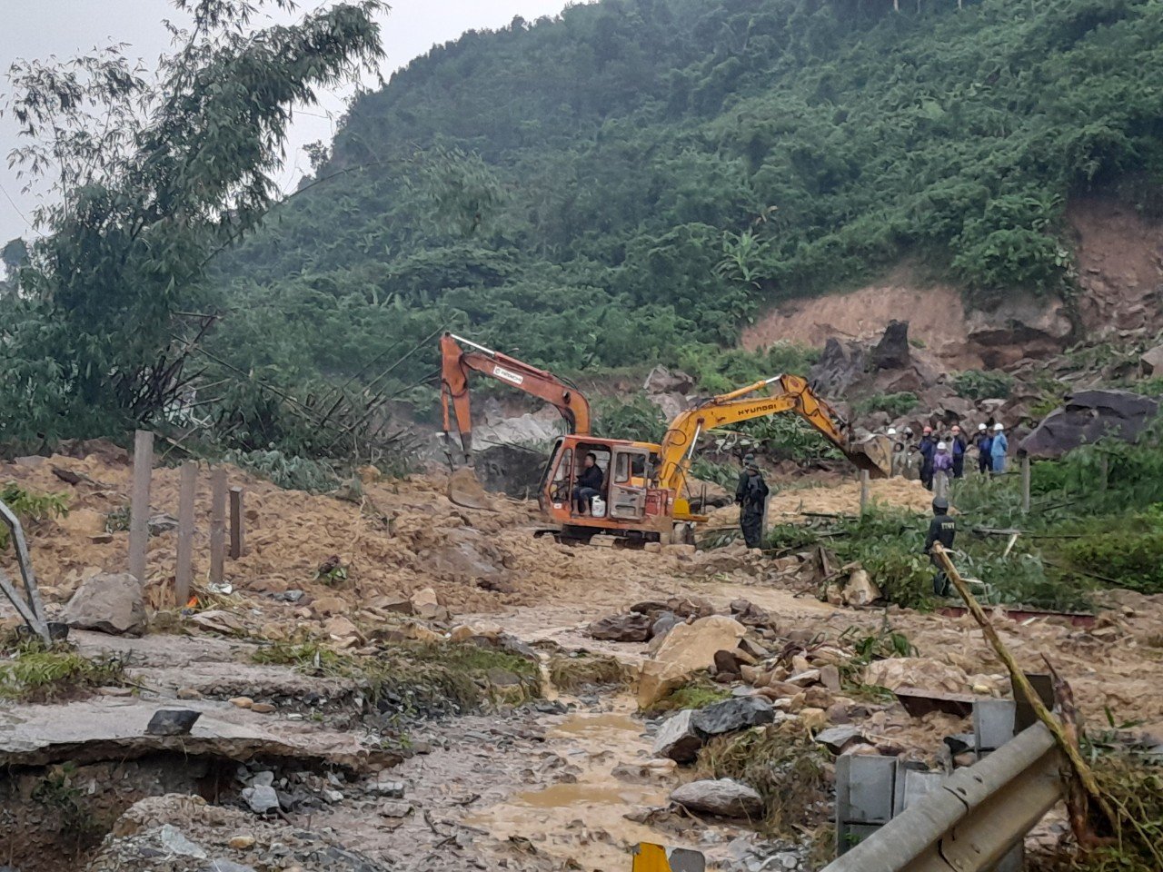 Quảng Ngãi Vẫn chưa tìm thấy công nhân mất tích tại vụ sạt lở thủy điện Kà Tinh