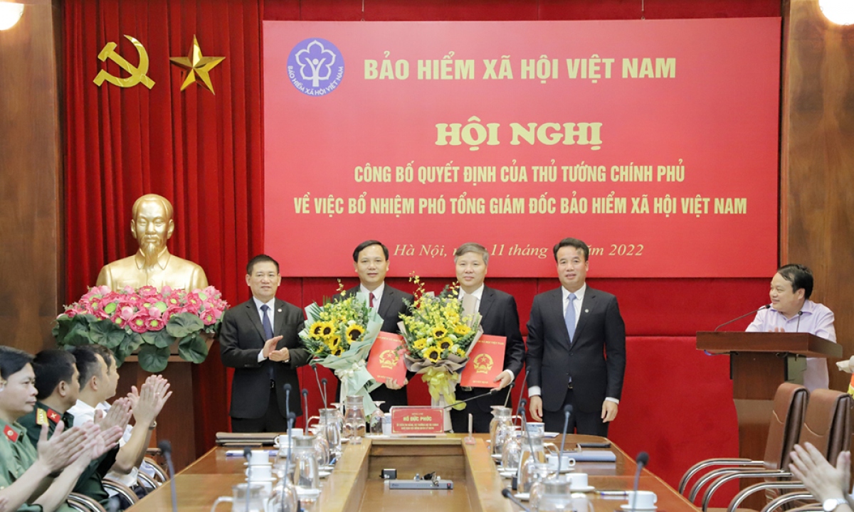 Trao quyết định bổ nhiệm hai Phó Tổng Giám đốc ngành BHXH Việt Nam