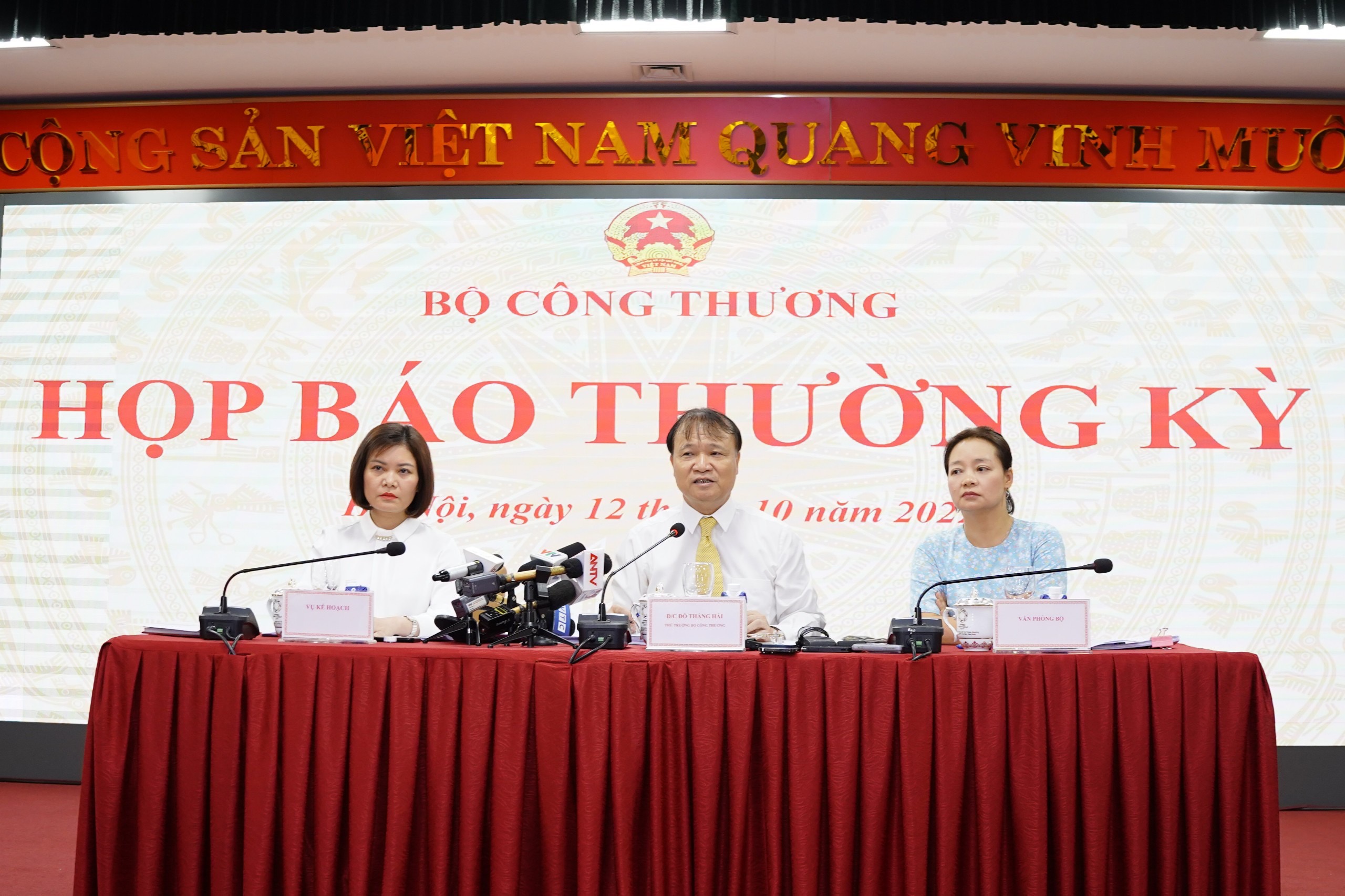 Bảo đảm nguồn cung xăng dầu cho thị trường