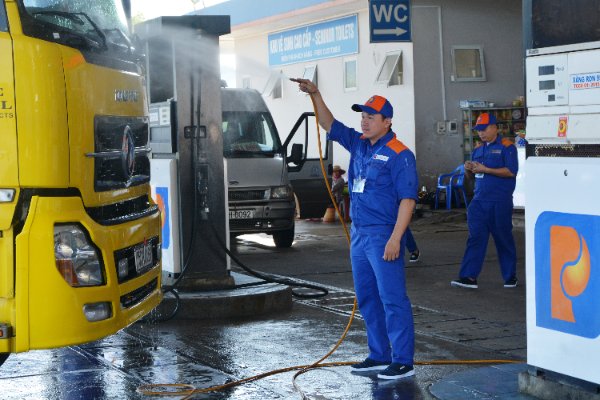 Phát huy tốt vai trò lãnh đạo trong tổ chức hoạt động sản xuất kinh doanh xăng dầu