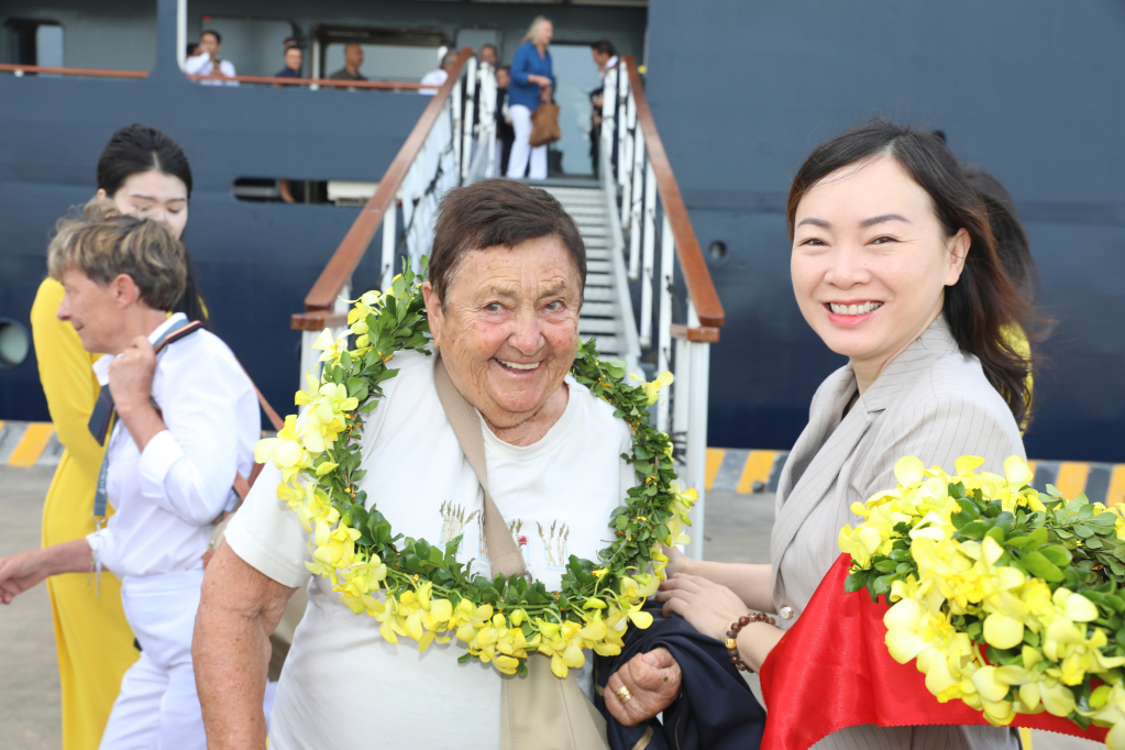 Quảng Ninh đón chuyến tàu biển đầu tiên sau dịch COVID-19