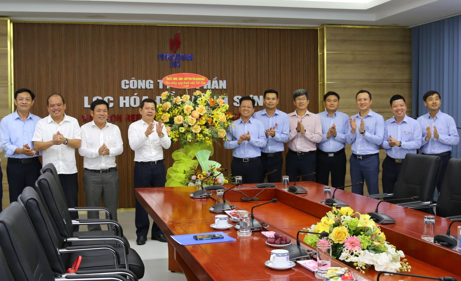 Lãnh đạo tỉnh Quảng Ngãi chúc mừng Ngày Doanh nhân Việt Nam