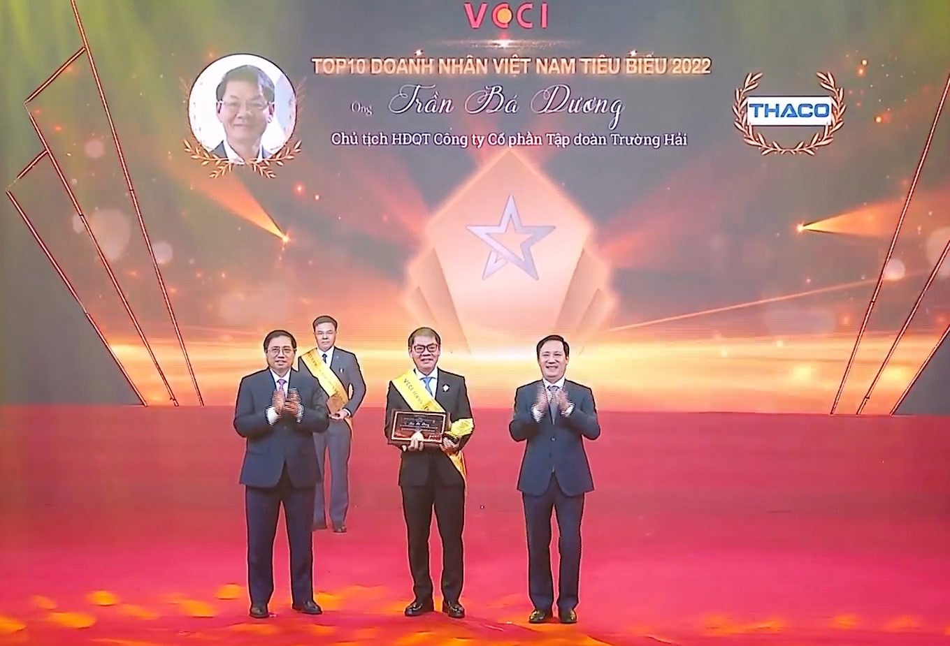 Chủ tịch HĐQT THACO Trần Bá Dương được vinh danh Top 10 Doanh nhân Việt Nam tiêu biểu năm 2022