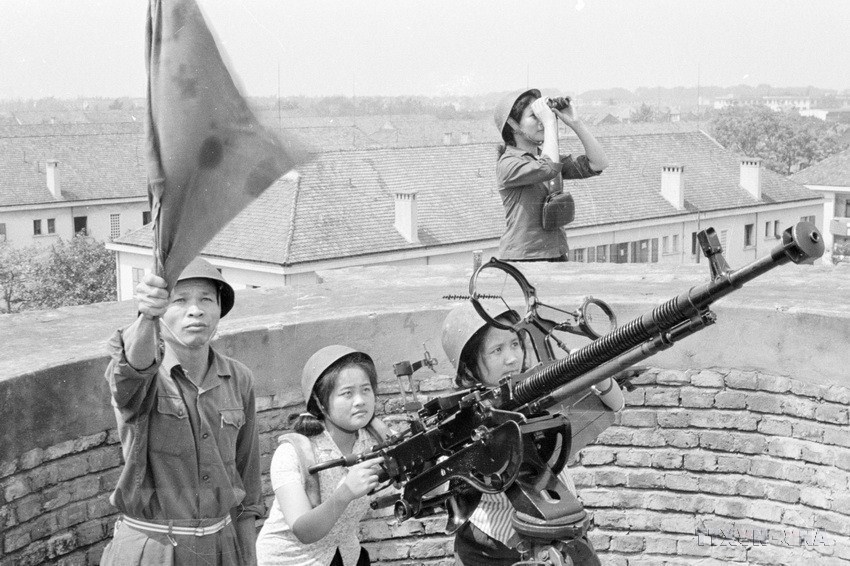 Đẩy mạnh sáng tác văn học, nghệ thuật chủ đề  Hà Nội - Điện Biên Phủ trên không